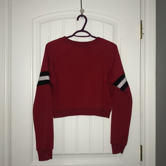 Red Croptop - Picture 2 of 2